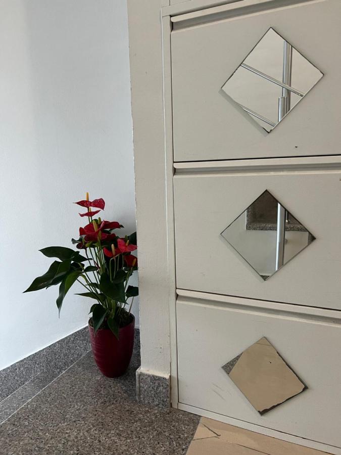 Apartament Simoni *